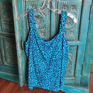 Lilly Pulitzer Luxletic Top Size XL!!